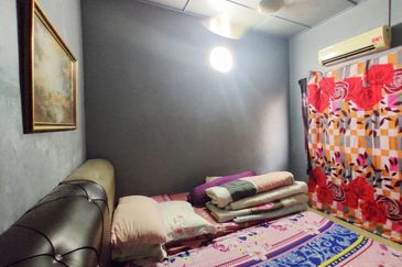 Below Market Value!! Double Storey House @ Bandar Tasik Selatan , KL