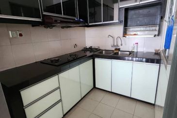 Pr1ma Apartment @ Precint 11