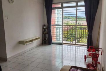 Pr1ma Apartment @ Precint 11