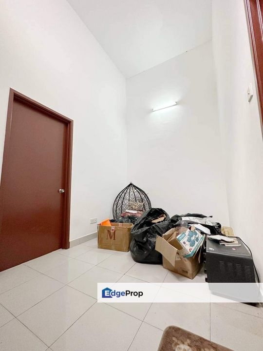 TERMURAH🔥  BELOW MARKET VALUE Double Storey Terrace Taman Pelangi Semenyih, Selangor, Semenyih