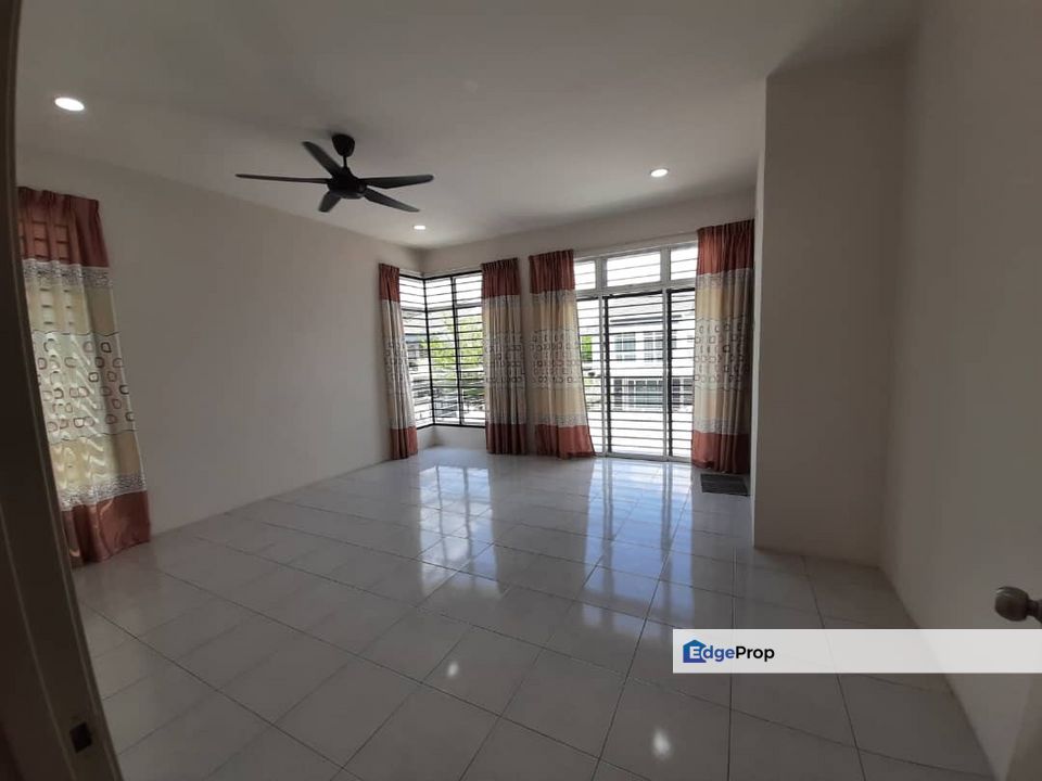 Corner Double Storey Semi D Bandar Saujana Putra , Selangor, Kuala Langat