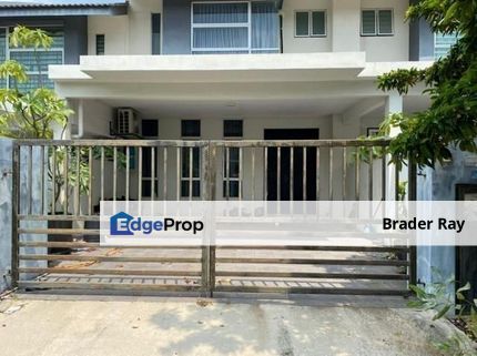 Bangi Avenue HUGE Spacious 4R4B FREEHOLD Double Storey TERRACE House , Selangor, Bangi