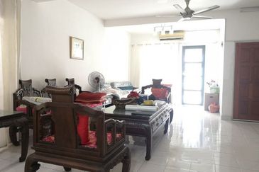 Corner Lot Anggerik Tainia Kota Kemuning 2 Storey Terrace Huge Side Land Renovated Extended For Sale