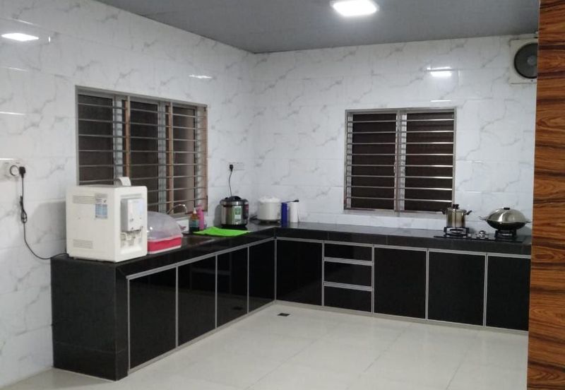 Corner Lot Anggerik Tainia Kota Kemuning 2 Storey Terrace Huge Side Land Renovated Extended For Sale