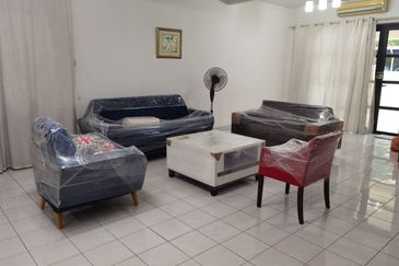 Corner Lot Anggerik Tainia Kota Kemuning 2 Storey Terrace Huge Side Land Renovated Extended For Sale