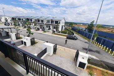 For Sale Corner Double Storey Terrace Myra Alam Puncak Alam Selangor