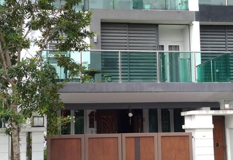 Freehold Cyprus 2.5 Storey USJ Heights Subang Jaya Superlink Terrace Renovated Fully Furnished For Sale 