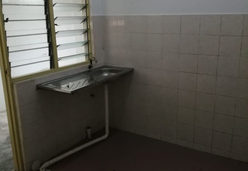 Puchong Utama Court 2