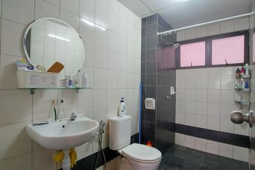 Indah Alam Condominium