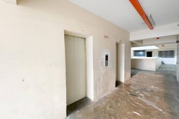 Residensi Bistaria, Ukay Bistari