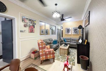 Residensi Bistaria, Ukay Bistari