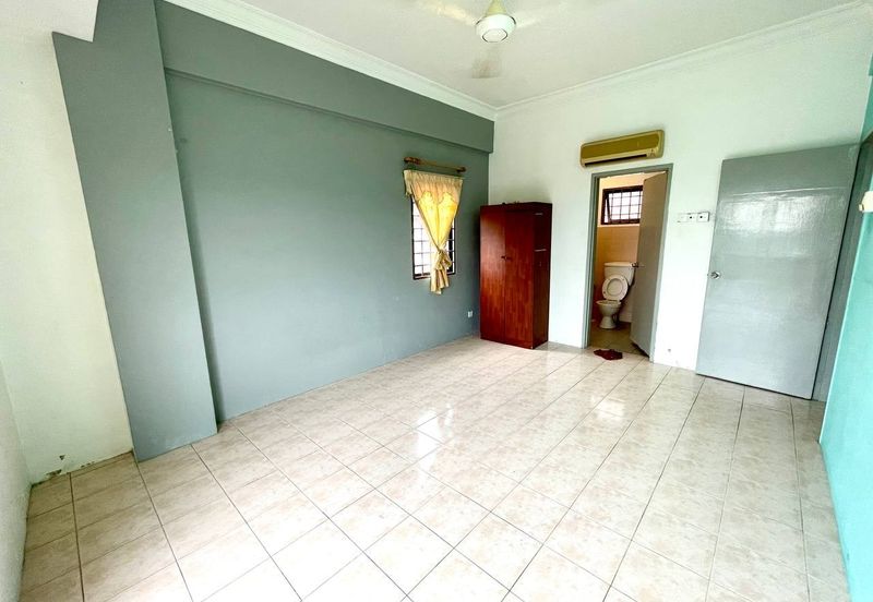 Evergreen Park Acorn and Hazel