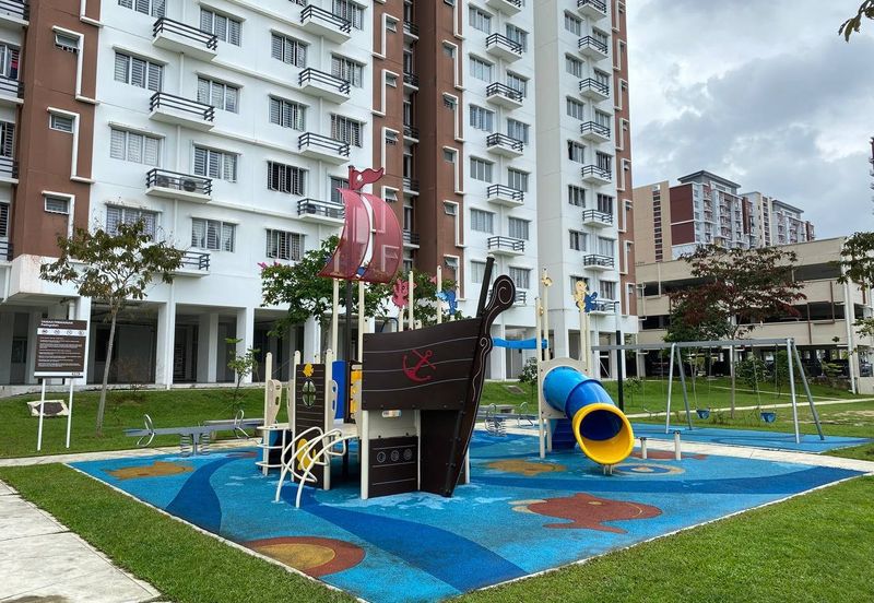 De Bayu Apartment @ Setia Alam