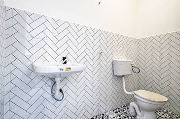 Lorong Naluri Sukma 8/24