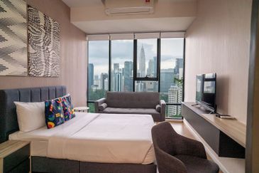 EXSIM | Ceylonz Suites