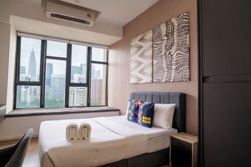 EXSIM | Ceylonz Suites