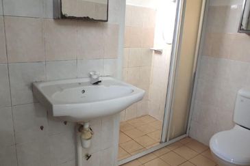 Pangsapuri Kristal (Crystal Tower), Taman Bukit Indah