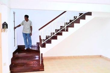 SUBANG BESTARI Double Storey Terrace House For Sale 