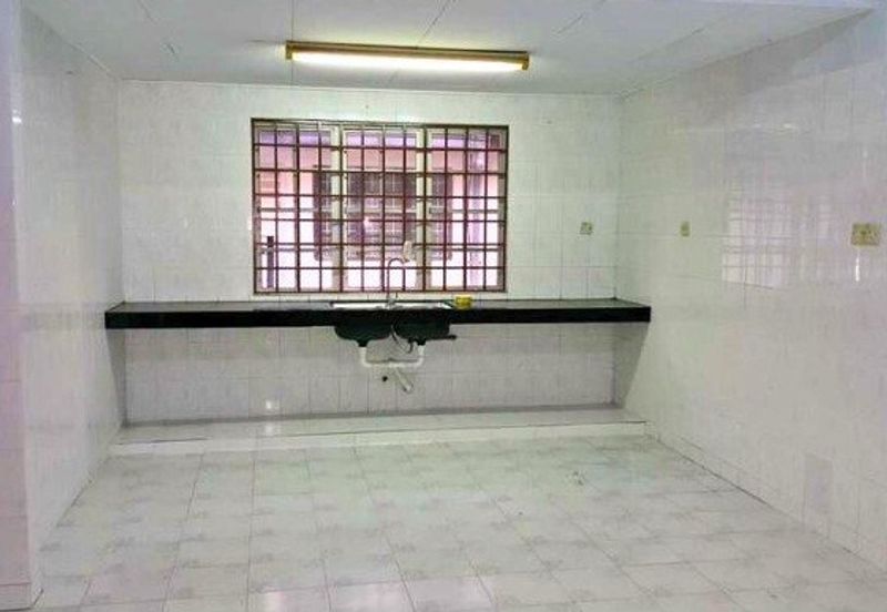 SUBANG BESTARI Double Storey Terrace House For Sale 