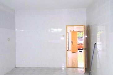 SUBANG BESTARI Double Storey Terrace House For Sale 