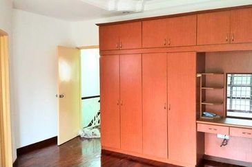 SUBANG BESTARI Double Storey Terrace House For Sale 