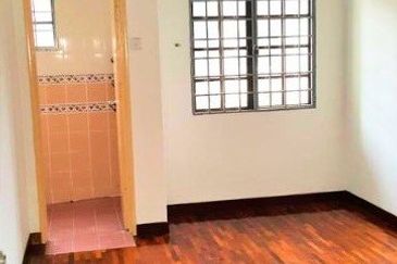 SUBANG BESTARI Double Storey Terrace House For Sale 