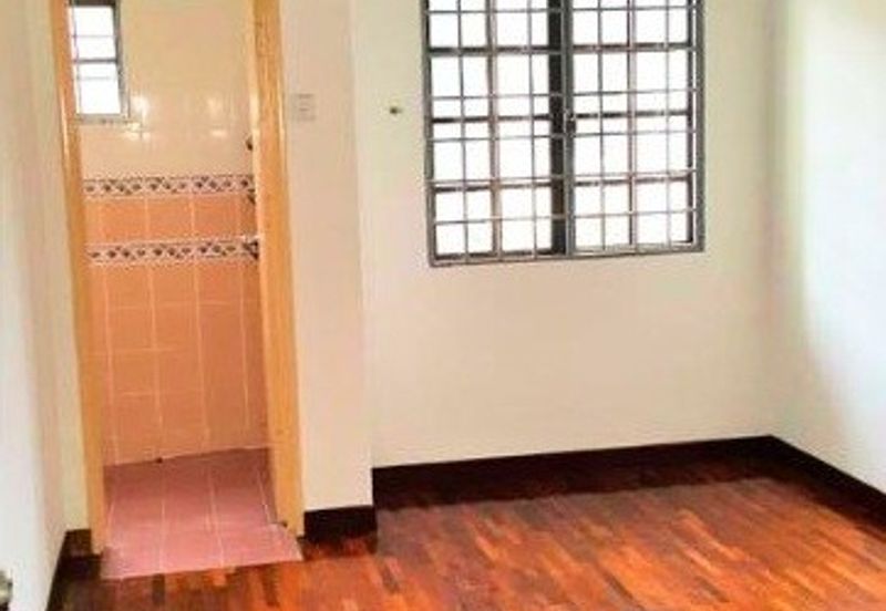 SUBANG BESTARI Double Storey Terrace House For Sale 