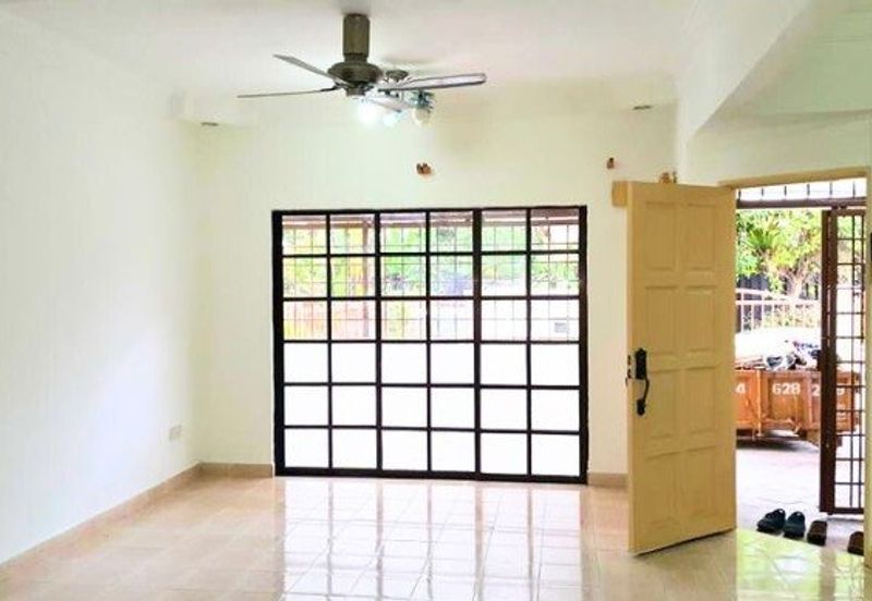 SUBANG BESTARI Double Storey Terrace House For Sale 