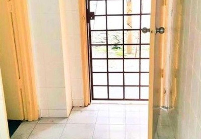 SUBANG BESTARI Double Storey Terrace House For Sale 