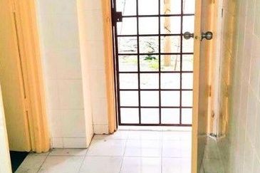 SUBANG BESTARI Double Storey Terrace House For Sale 