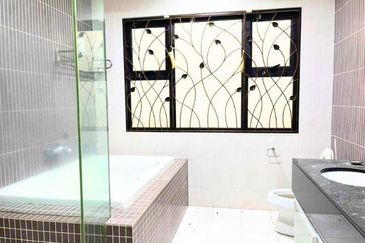 SUNWAY UTAMA Corner 3-Storey Bungalow Bandar Sunway Selangor FOR SALE