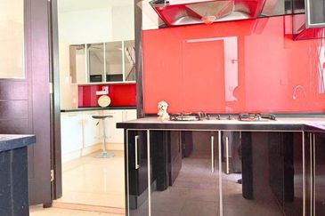 SUNWAY UTAMA Corner 3-Storey Bungalow Bandar Sunway Selangor FOR SALE