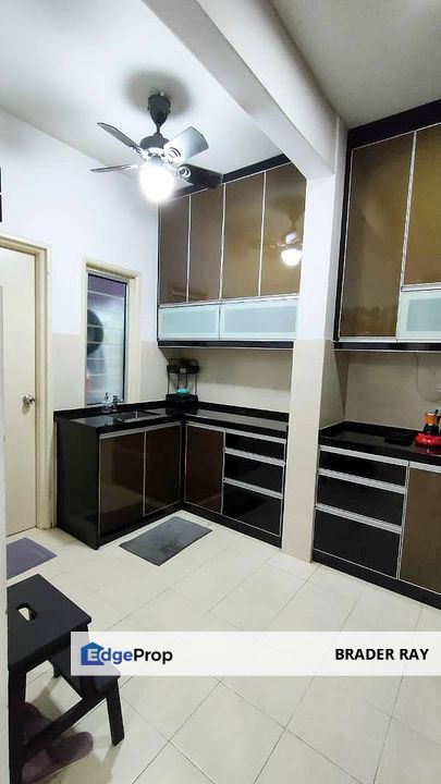 3 Bilik Besar + 2 Parking | Kristal Height Seksyen 7 Shah Alam |RM430k, Selangor, Shah Alam