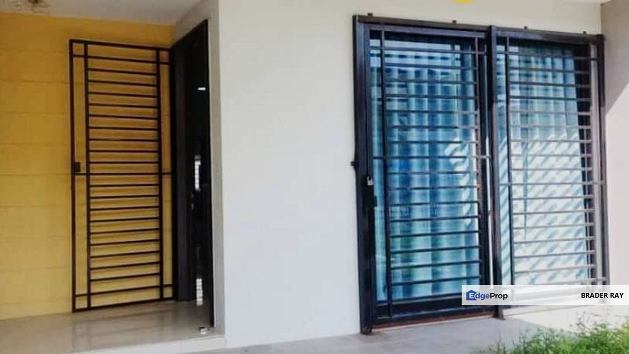 Freehold Taman Galaksi Bandar Mahkota Banting Selangor 2 Storey Gated & Guarded House For Sale, Selangor, Banting