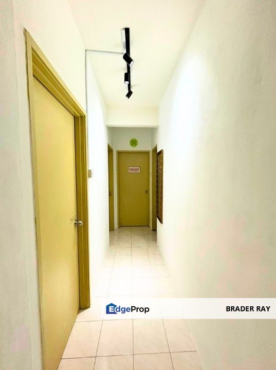Casa Riana Seri Kembangan Selangor Kitchen Reno with Balcony For Sale, Selangor, Puncak Jalil