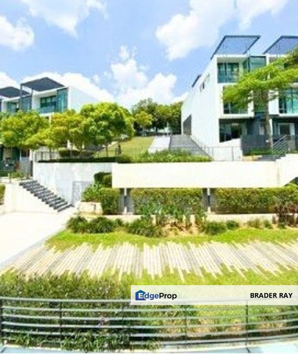3-Storey Courtyard Villa East Residence KLGCC Damansara For Sale, Kuala Lumpur, Damansara