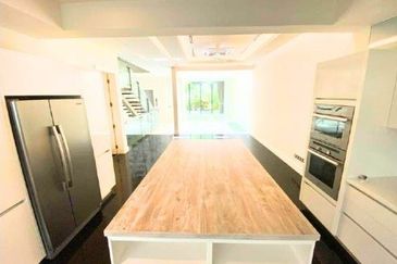 East Residence @ KLGCC