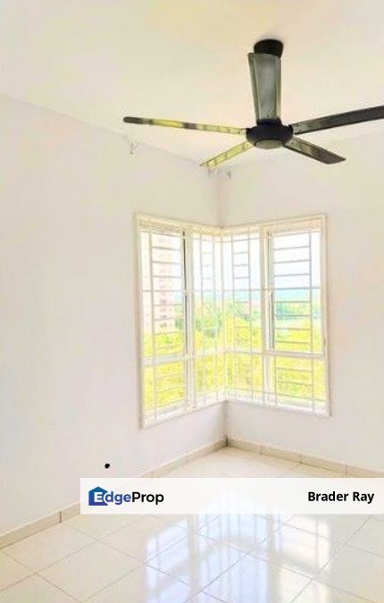 Endlot Residensi Laguna Biru 2 Rawang Selangor with Balcony For Sale, Selangor, Rawang