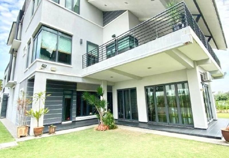 KGSAAS Golf Club, Seksyen 13