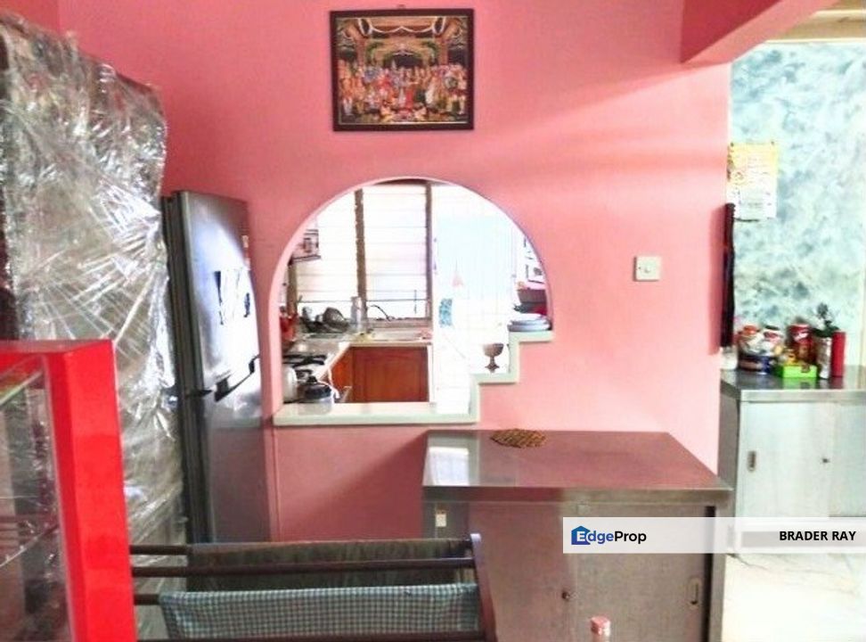 Freehold USJ 2 1.5 Storey Terrace House near USJ7 LRT BRT For Sale, Selangor, USJ