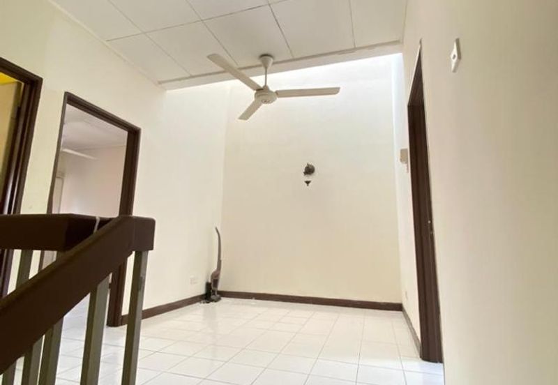 Jalan Spektrum U16 @ Taman Bukit Subang