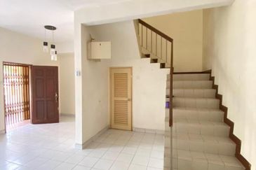 Jalan Spektrum U16 @ Taman Bukit Subang