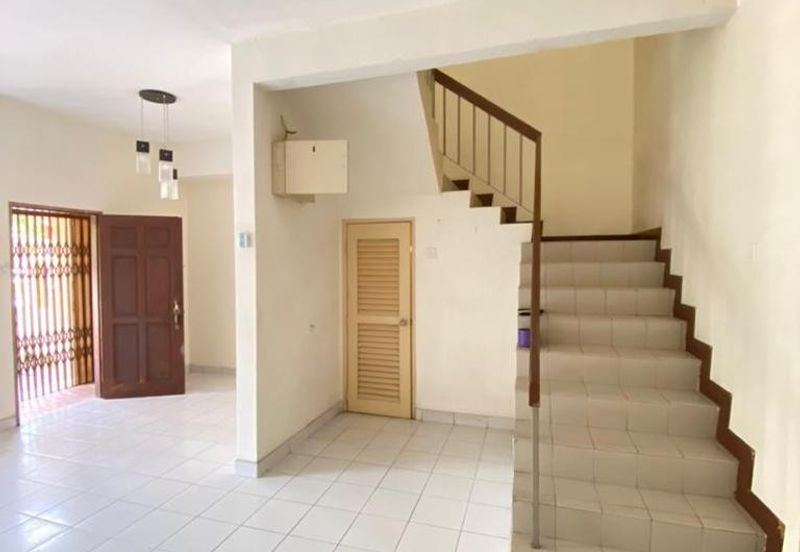 Jalan Spektrum U16 @ Taman Bukit Subang