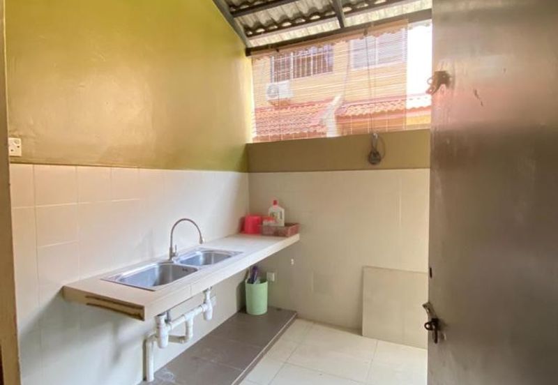 Jalan Spektrum U16 @ Taman Bukit Subang