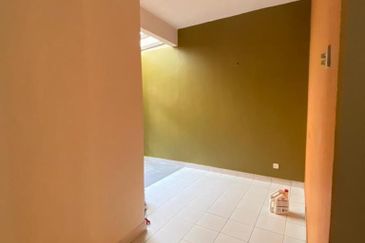 Jalan Spektrum U16 @ Taman Bukit Subang