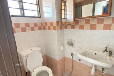 Jalan Spektrum U16 @ Taman Bukit Subang