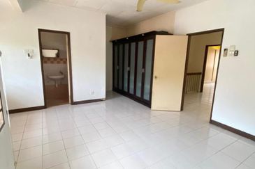 Jalan Spektrum U16 @ Taman Bukit Subang