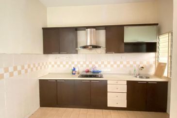 Jalan Spektrum U16 @ Taman Bukit Subang