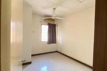 Jalan Spektrum U16 @ Taman Bukit Subang