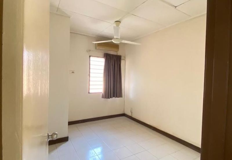 Jalan Spektrum U16 @ Taman Bukit Subang